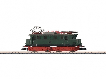 88113 E-Lok Baureihe E 244 der DR